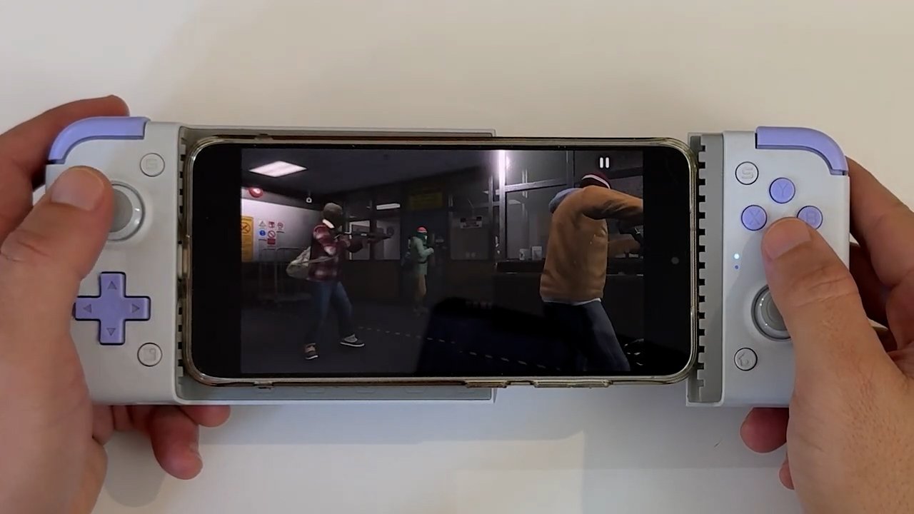 Jogo de PlayStation 3 rodando no ARMSX3 no Android com controle físico